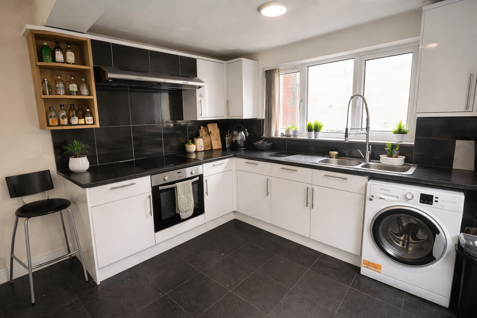 7 bed property in May Street, Cardiff